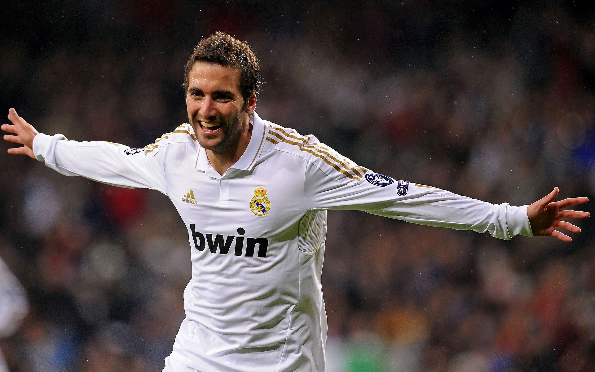 湖人主场装配全球首个“体感灯光系统”，可随比分变化，湖人主场灯光暗